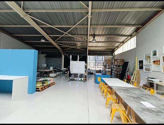 BUSINESS PROPERTY TO RENT IN HALFWAY HOUSE